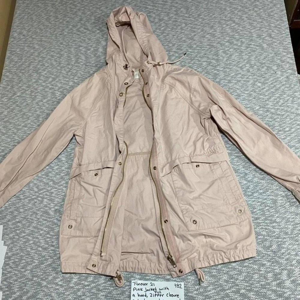Forever 21 pink jacket with a hood and zipper closure Size women M. SKU782 #pink